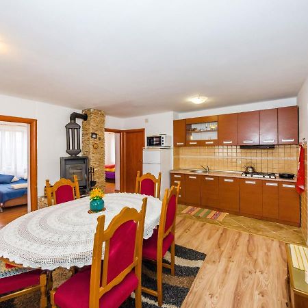 Vacation House Loreta Sveti Rok 外观 照片